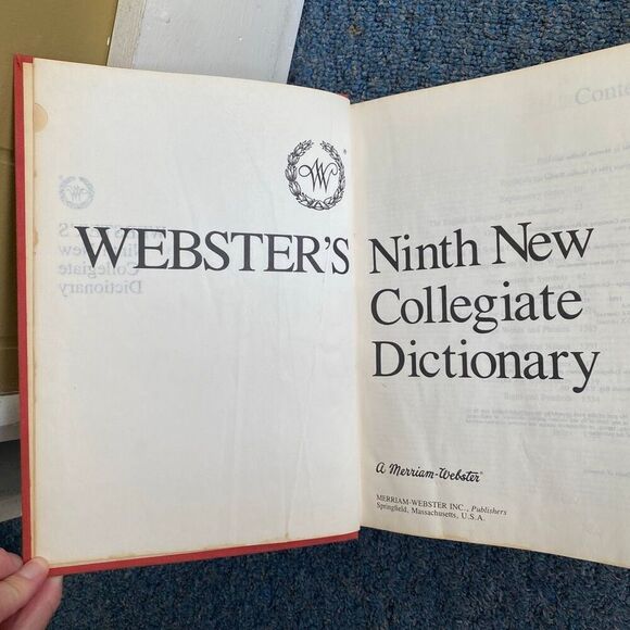Websters vintage nineth new collegiate dictionary 1984 - Picture 2 of 5